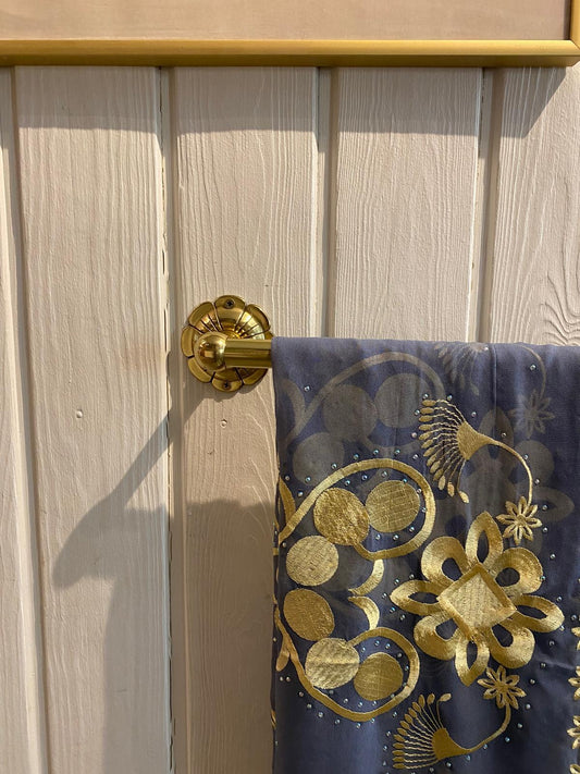 Grey Rhinestone Shawl – Elegant & Cozy Extras Grmawit