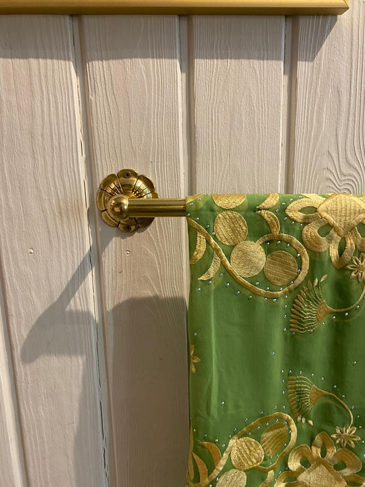 Light Green Rhinestone Shawl – Elegant & Cozy Extras Grmawit