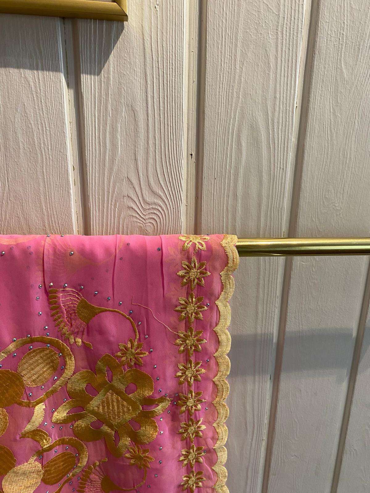 Pink Rhinestone Shawl – Elegant & Cozy Extras Grmawit