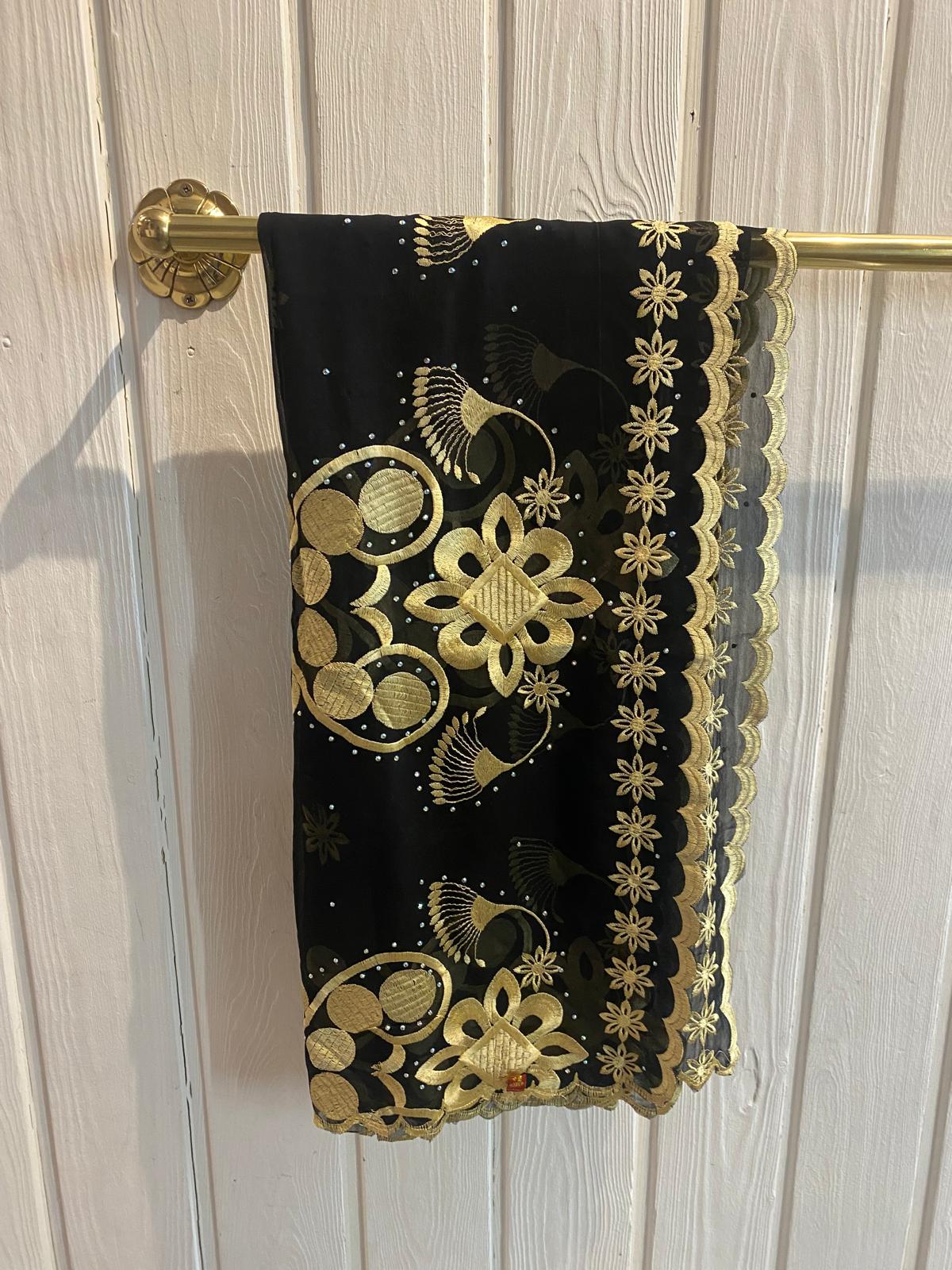 Rhinestone Shawl – Elegant & Cozy Grmawit